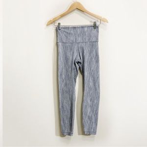 Lululemon Wunder Under High Rise 7/8 Length Sz 6 Gray White Striped Print